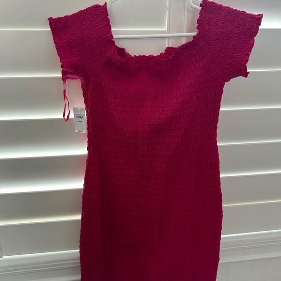 GAP NWT petite S petite pink off the shoulder smocked dress - Picture 4 of 4